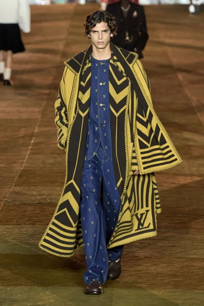 Look 52